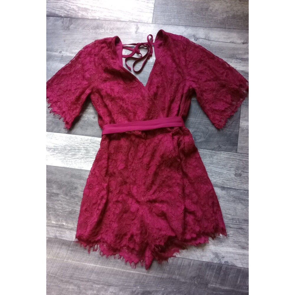 Francesca's Women's M Wine Lace Short Sleeve Romper, NWT